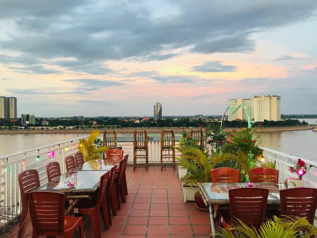 4 Rivers Hotel Phnom-Penh Buitenkant foto